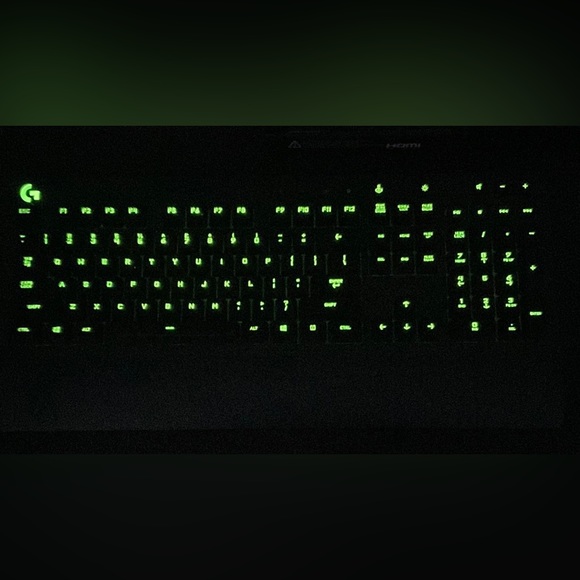 Logitech Keyboard (100%) and Mouse (Keyboard & Mouse light up) - Picture 2 of 11